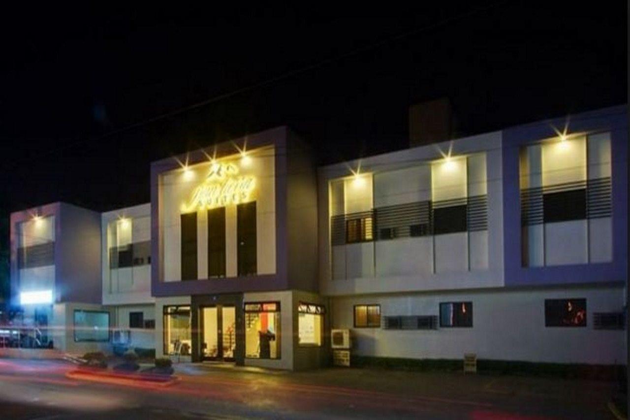 סבו Paragon Suites מראה חיצוני תמונה