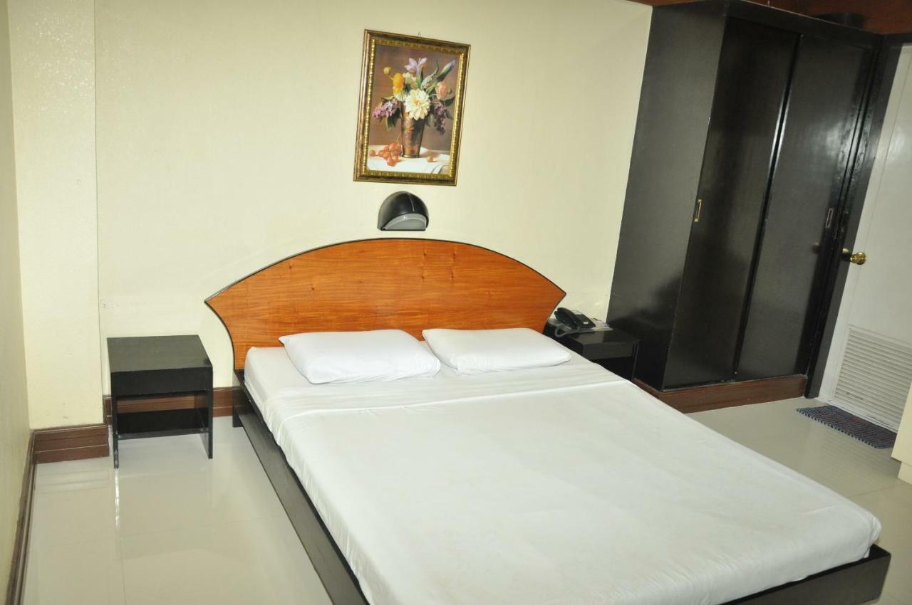 סבו Paragon Suites מראה חיצוני תמונה
